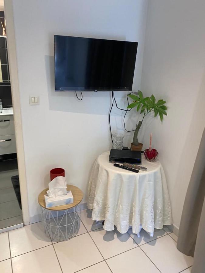 Studio - Carre De Soie Vaulx En Velin 外观 照片